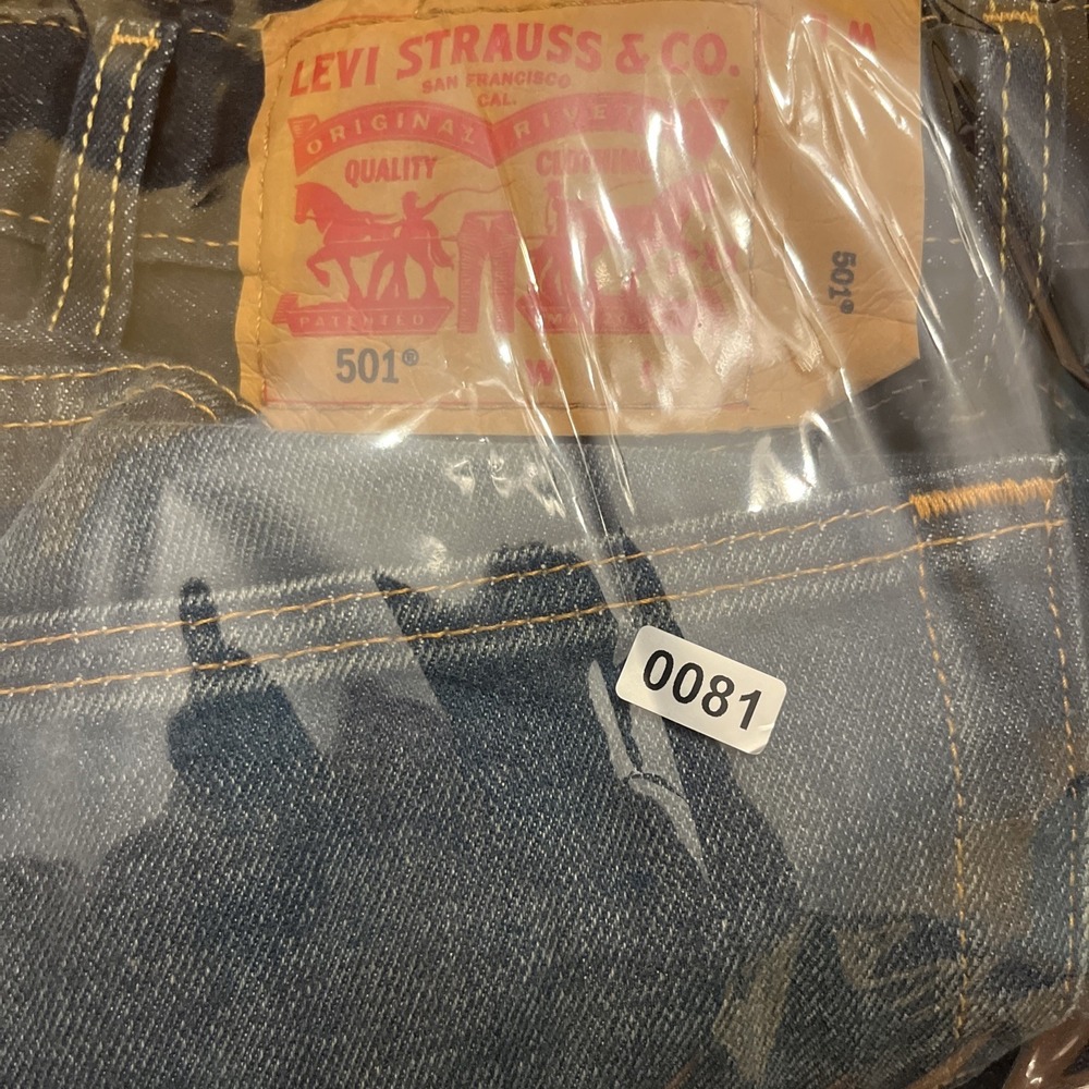 Levi's 501 Jeans Mens 48x34 Blue Denim Button Fly Original Fit Stretch - Picture 11 of 11